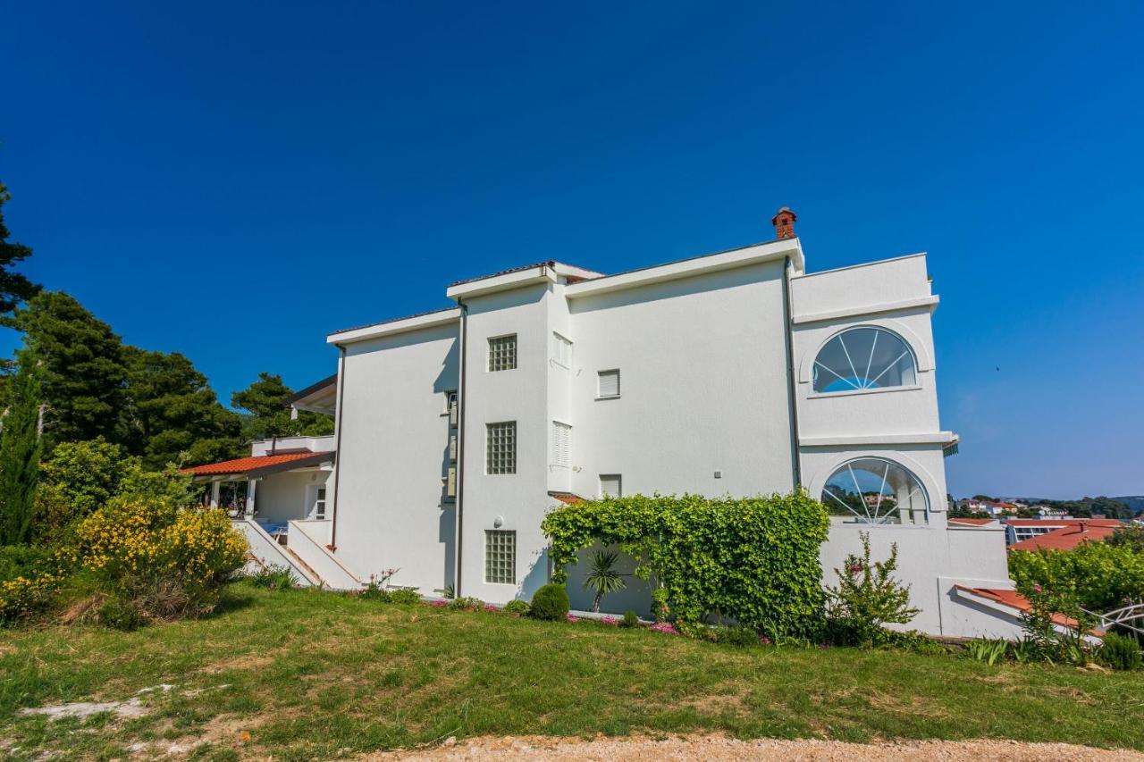 Apartments Vila Antula Banjol Esterno foto