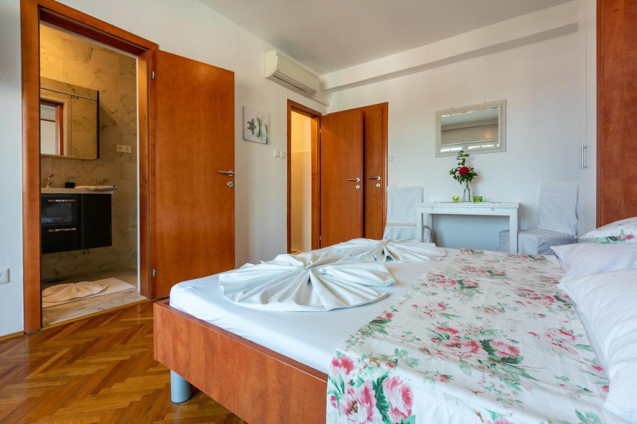 Apartments Vila Antula Banjol Esterno foto