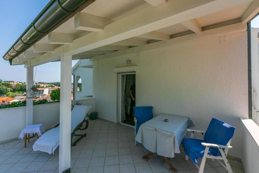 Apartments Vila Antula Banjol Esterno foto